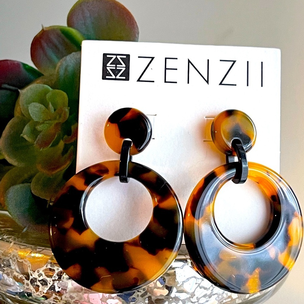 Zenzii Post Earrings 🌟